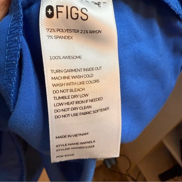 Figs Rafaela Oversized Scrub Top with Blue Mandarin Collar Cap Sleeve Blouse - Picture 11 of 11